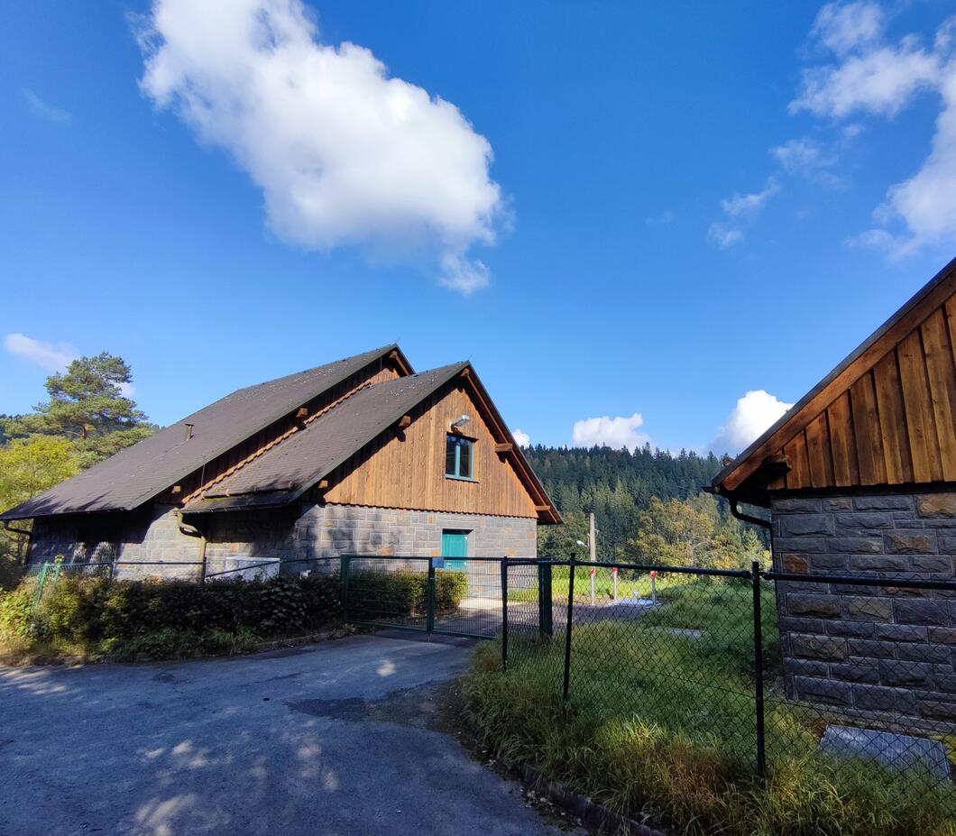 Weltwassertag in Erlbach: Wasserwerk Erlbach am... Wasserwerk Erlbach Außenansicht